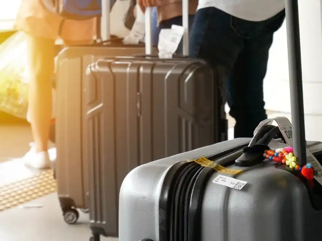 Wie komme ich vom Flughafen Bodrum (Muğla) ins Zentrum?